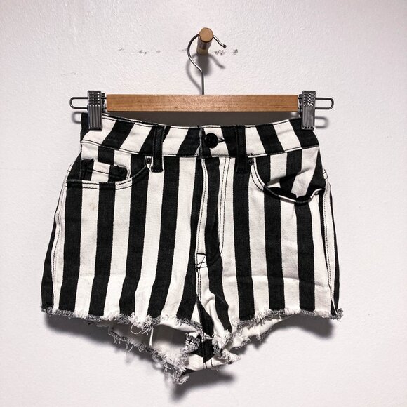 2 FOR $15 BDG High Rise Stripped Shorts - Picture 4 of 16
